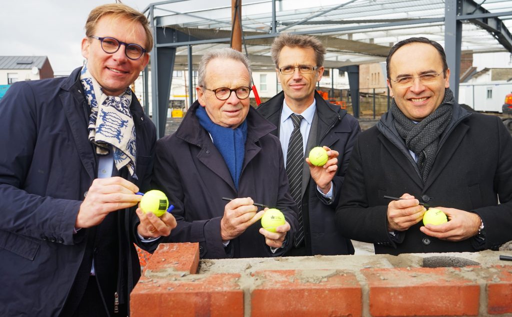 Pose de la première pierre du Hameau Commercial à La Madeleine (59).